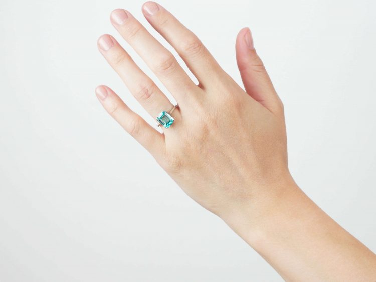 Art Deco 18ct White Gold & Platinum Ring set with a Zircon