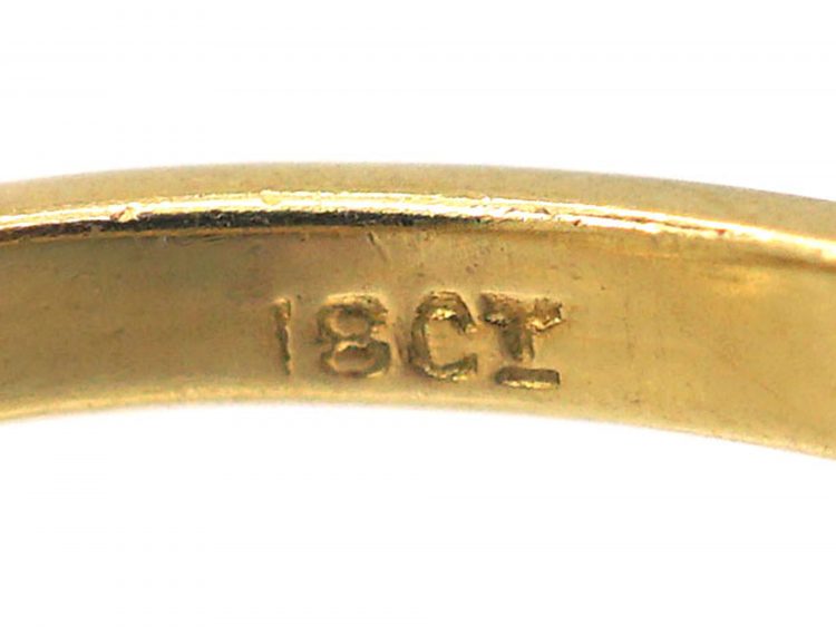 18ct Gold Natural Yellow Sapphire Ring that Weighs Nine Carats