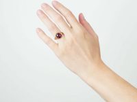 Victorian 9ct Gold Ring set with an Almandine Garnet