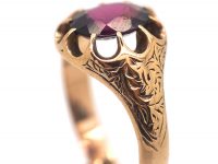Victorian 9ct Gold Ring set with an Almandine Garnet