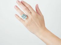 18ct White Gold Ring set with a Large Aquamarine & Diamonds