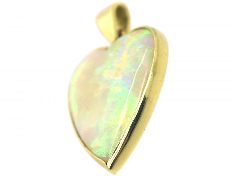15ct Gold Heart Shaped Pendant set with an Opal