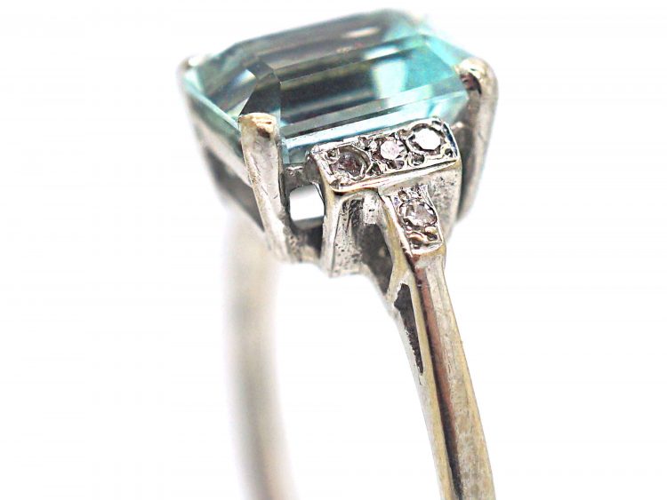 18ct White Gold Rectangular Aquamarine & Diamond Ring