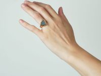 Victorian 15ct Gold Signet Ring with Kite Shaped Bloodstone