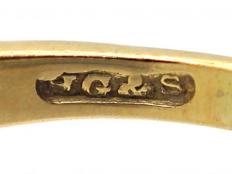 Victorian 18ct Gold Marquise Shaped Ring set with Diamonds