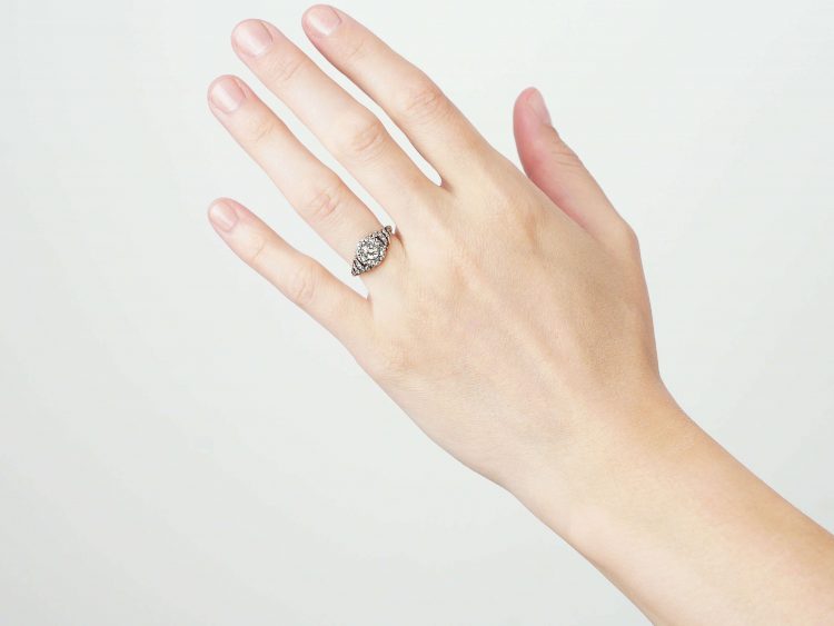 Georgian 18ct Gold & Silver, Diamond Cluster Ring with rose Diamond set Shoulders