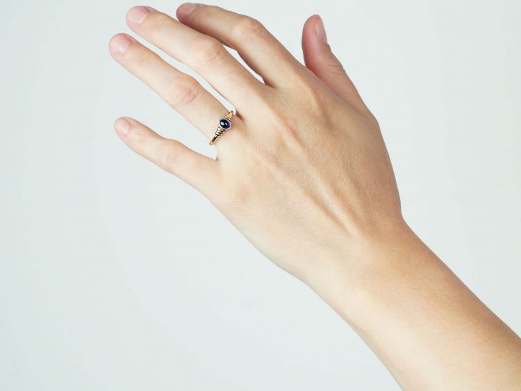 18ct Gold Sapphire Cabochon Single Stone Ring With Vertical Grooved Shoulders