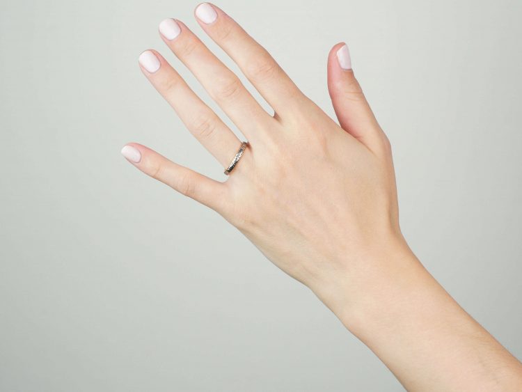 18ct White & Yellow Gold Wedding Ring with Flower Detail