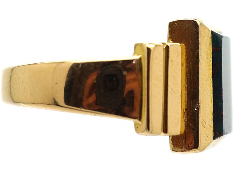 Victorian 18ct Gold Signet Ring set with a Bloodstone