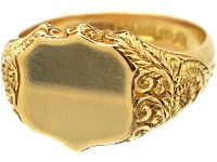 Victorian 18ct Gold Shield Shaped Signet Ring with Engraved Shoulders