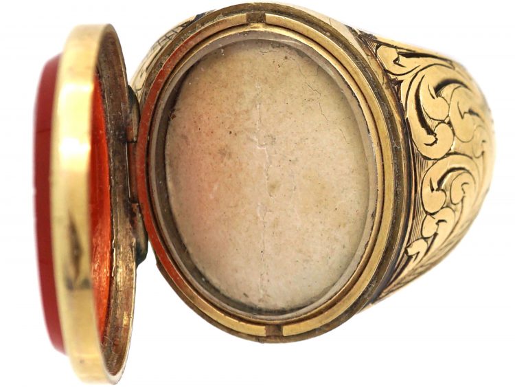 Victorian 18ct Gold Signet Ring set with Carnelian with Secret Hinged Locket