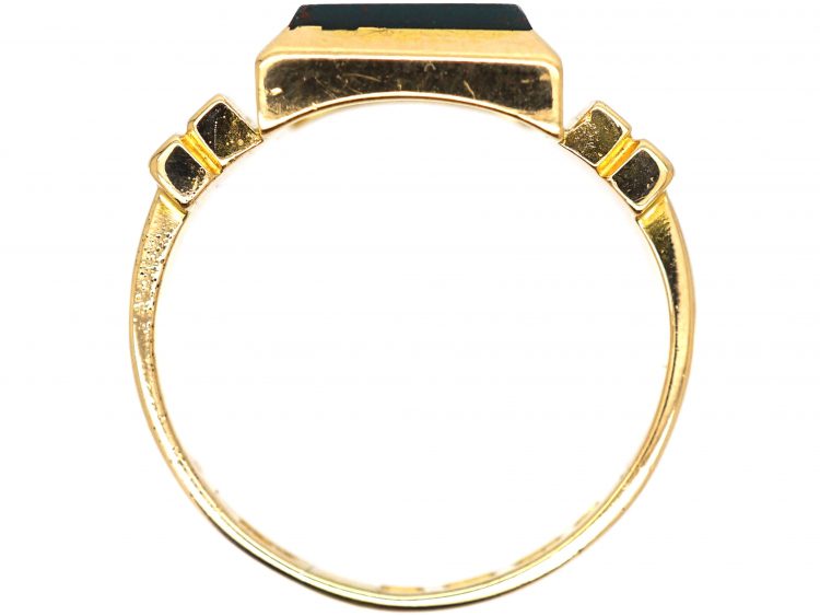 Victorian 18ct Gold Signet Ring set with a Bloodstone