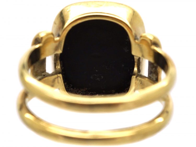 Victorian 18ct Gold Signet Ring with Banded Onyx Intaglio of a Crest