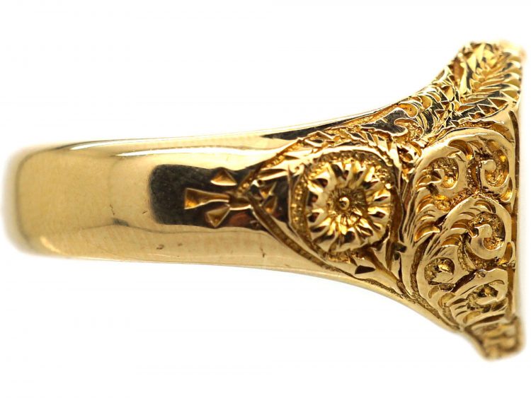 Victorian 18ct Gold Shield Shaped Signet Ring with Engraved Shoulders