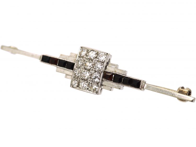 Art Deco 18ct White Gold & Platinum Geometric Brooch set with Diamonds & Onyx