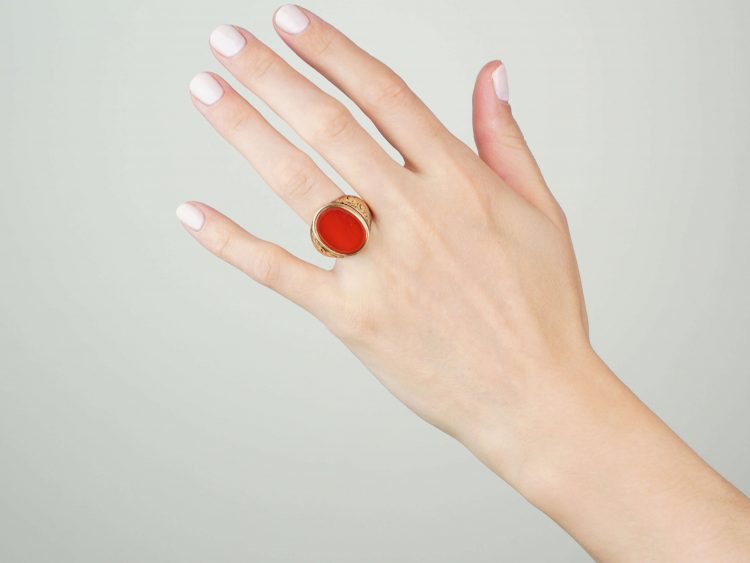 Victorian 18ct Gold Signet Ring set with Carnelian with Secret Hinged Locket