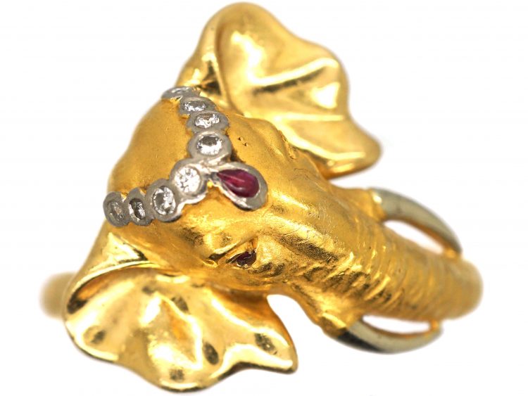 18ct Gold Ring of an Elephant by Carrera Y Carrera