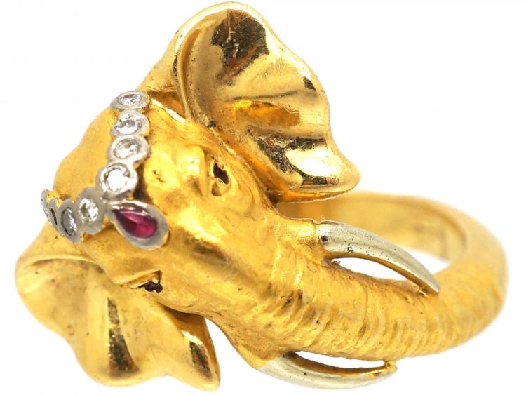 18ct Gold Ring of an Elephant by Carrera Y Carrera