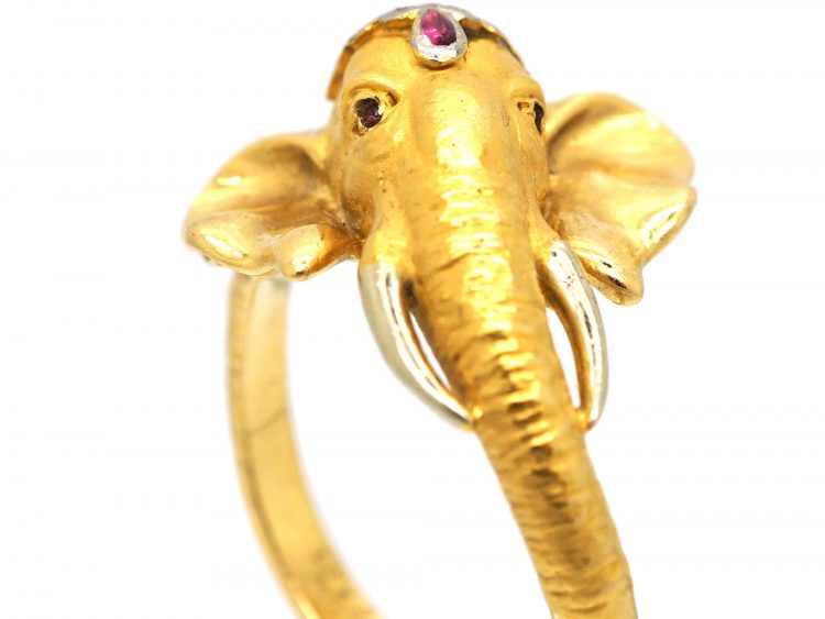 18ct Gold Ring of an Elephant by Carrera Y Carrera
