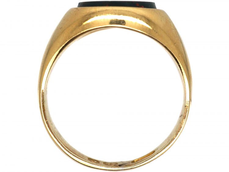 Edwardian 18ct Gold Signet Ring set with a Plain Bloodstone