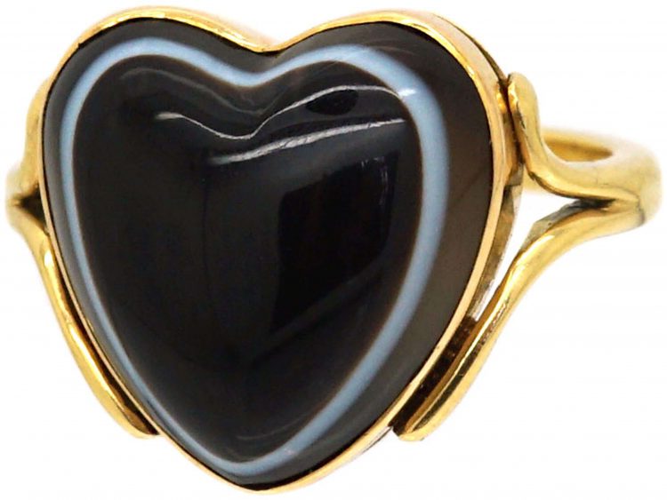 18ct Gold Heart Shaped Ring set with Banded Sardonyx