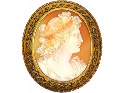Victorian 15ct Gold Cameo Brooch of a Bacchante.