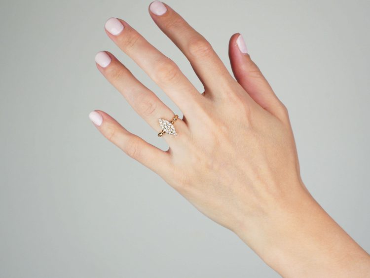 Victorian 18ct Gold Marquise Ring set with Diamonds