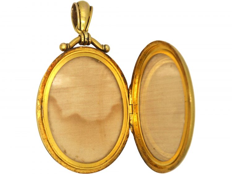 Victorian 18ct Gold Oval Shaped Locket set with Coral & Rose Diamonds