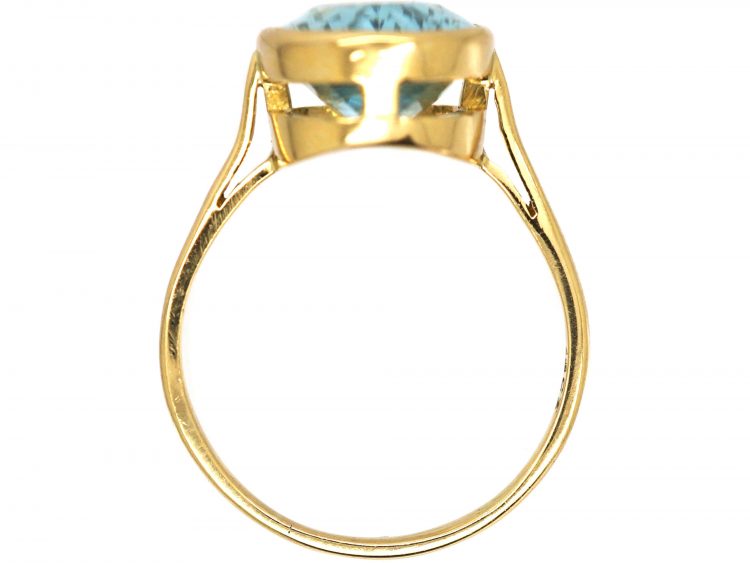 18ct Gold Oval Fancy Cut Aquamarine Ring
