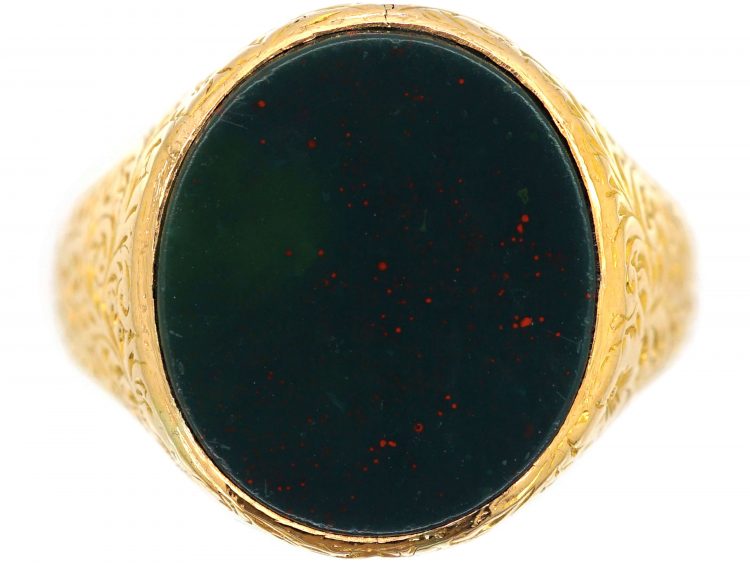 Victorian 18ct Engraved Gold Signet Ring set with a Plain Bloodstone