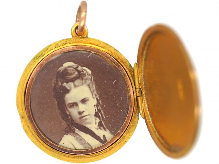 Edwardian 10ct Gold Slim Round Locket