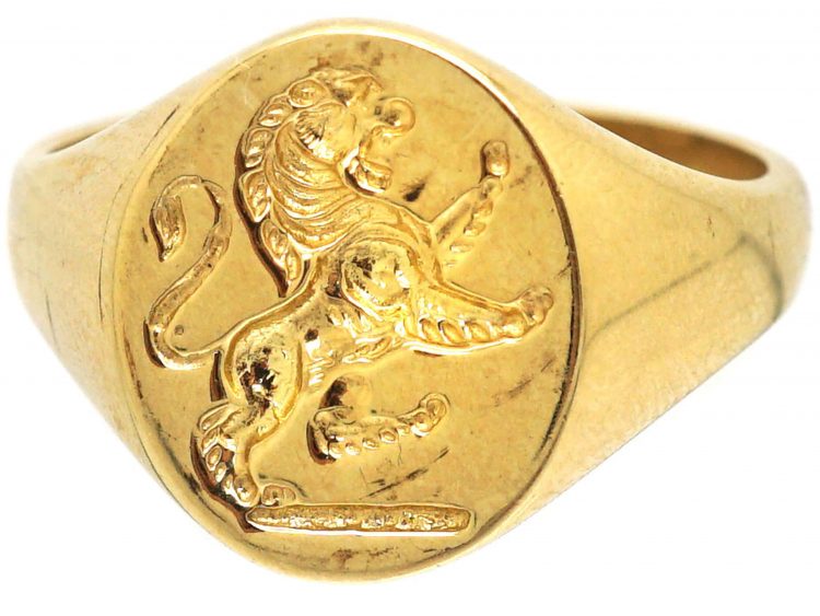 9ct Gold Signet Ring with Engraved Intaglio of a Lion