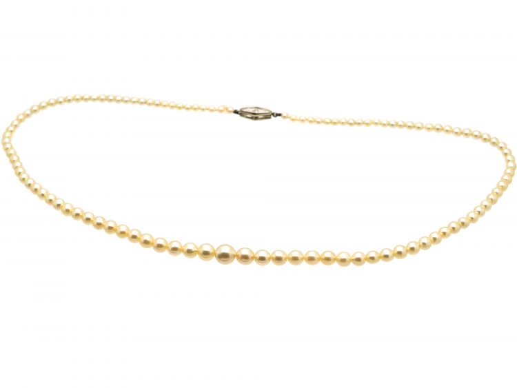 Art Deco Graduated Cultured Pearl Necklace with 18ct White Gold & Platinum Clasp set with a Diamond