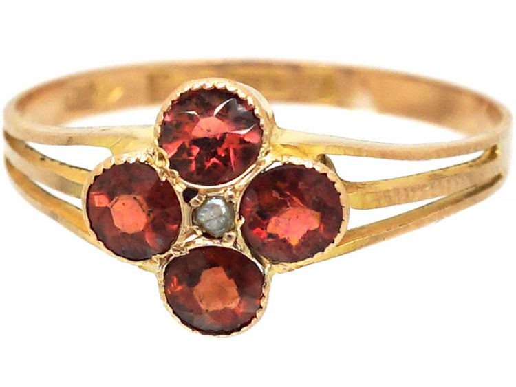 Edwardian 9ct Gold Flower Ring set with Four Garnets & a Natural Pearl
