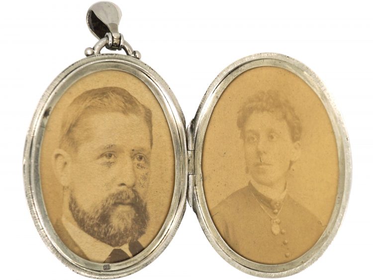 Victorian Silver Oval Locket with Engraved Ivy Leaf Detail