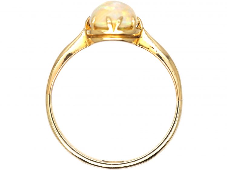 Edwardian 9ct Gold Ring set with an Opal