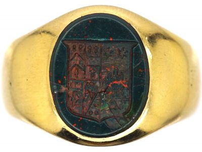 Victorian 18ct Gold Signet Ring set with a Bloodstone with Crest Intaglio