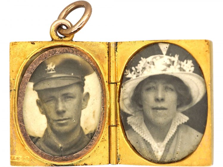 Edwardian 9ct Gold Rectangular Locket with Engraved Detail