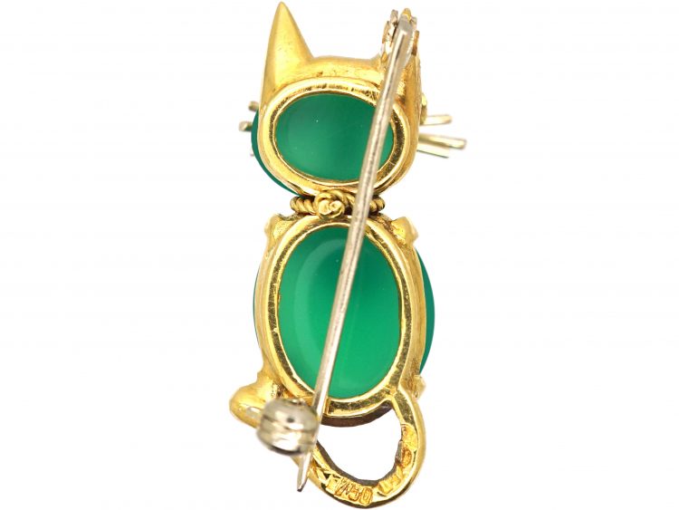 1970s 18ct Gold Cat Brooch set with Green Chalcedony & Ruby Eyes
