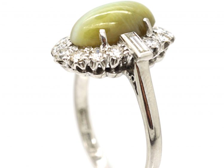 18ct White Gold & Platinum, Diamond & Cat's Eye Chrysoberyl Ring