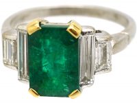 18ct Gold Emerald Ring with Baguette Diamonds on Either Side