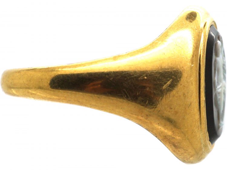 Victorian 18ct Gold Ring with Sardonyx Cameo of Dancing Girl