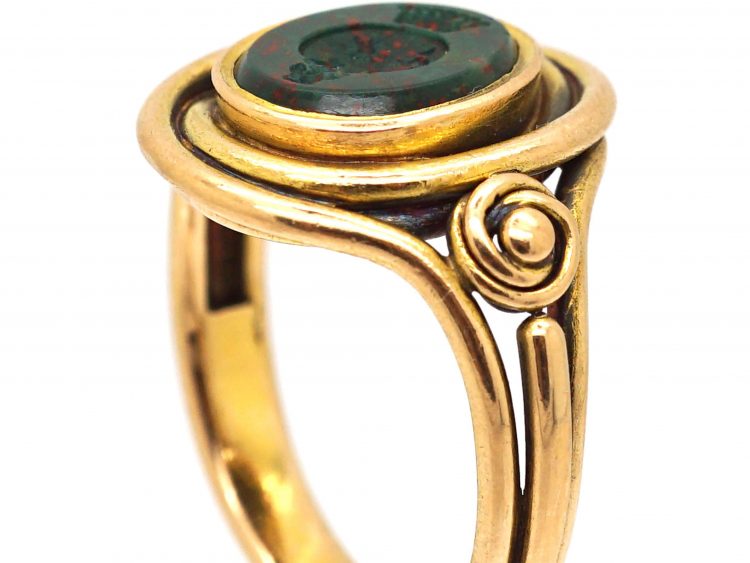 Victorian 18ct Gold Signet Ring with Bloodstone Intaglio of Pelicans with a Coronet