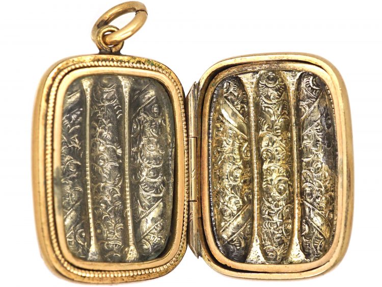 Victorian 9ct Gold Cigars in Box Locket