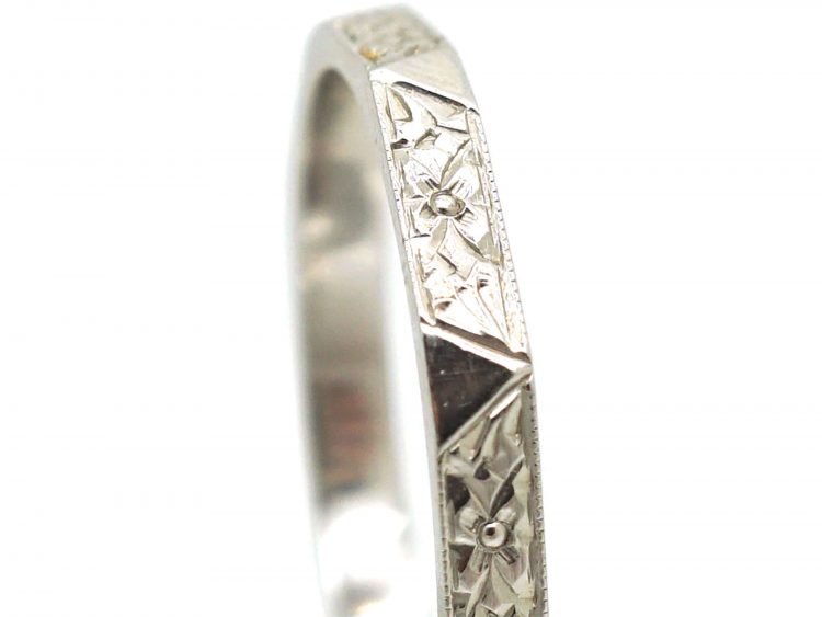 Art Deco Platinum Wedding Ring with Engraved Detail