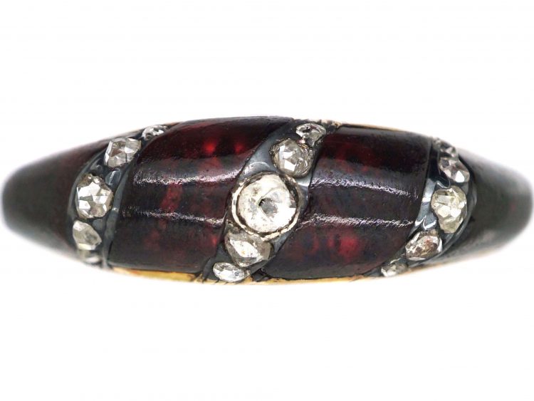 Victorian 18ct Gold Ring set with Carved Garnets & Diamonds