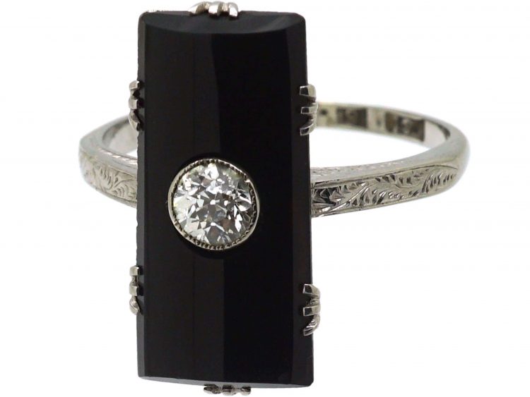 Art Deco 18ct White Gold, Onyx & diamond Rectangular Shaped Ring