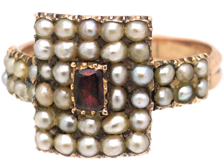 Georgian 9ct Gold Plaque Ring set with an Almandine Garnet & Natural Split Pearls