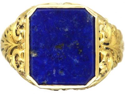 Edwardian 18ct Gold Signet Ring set with Lapis Lazuli