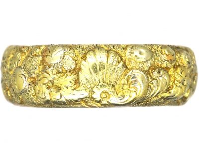 Georgian 18ct Gold Wedding Ring with Shell & Flower Detail